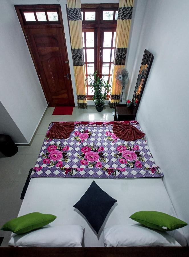 Homestay Daffodils Nallathanniya